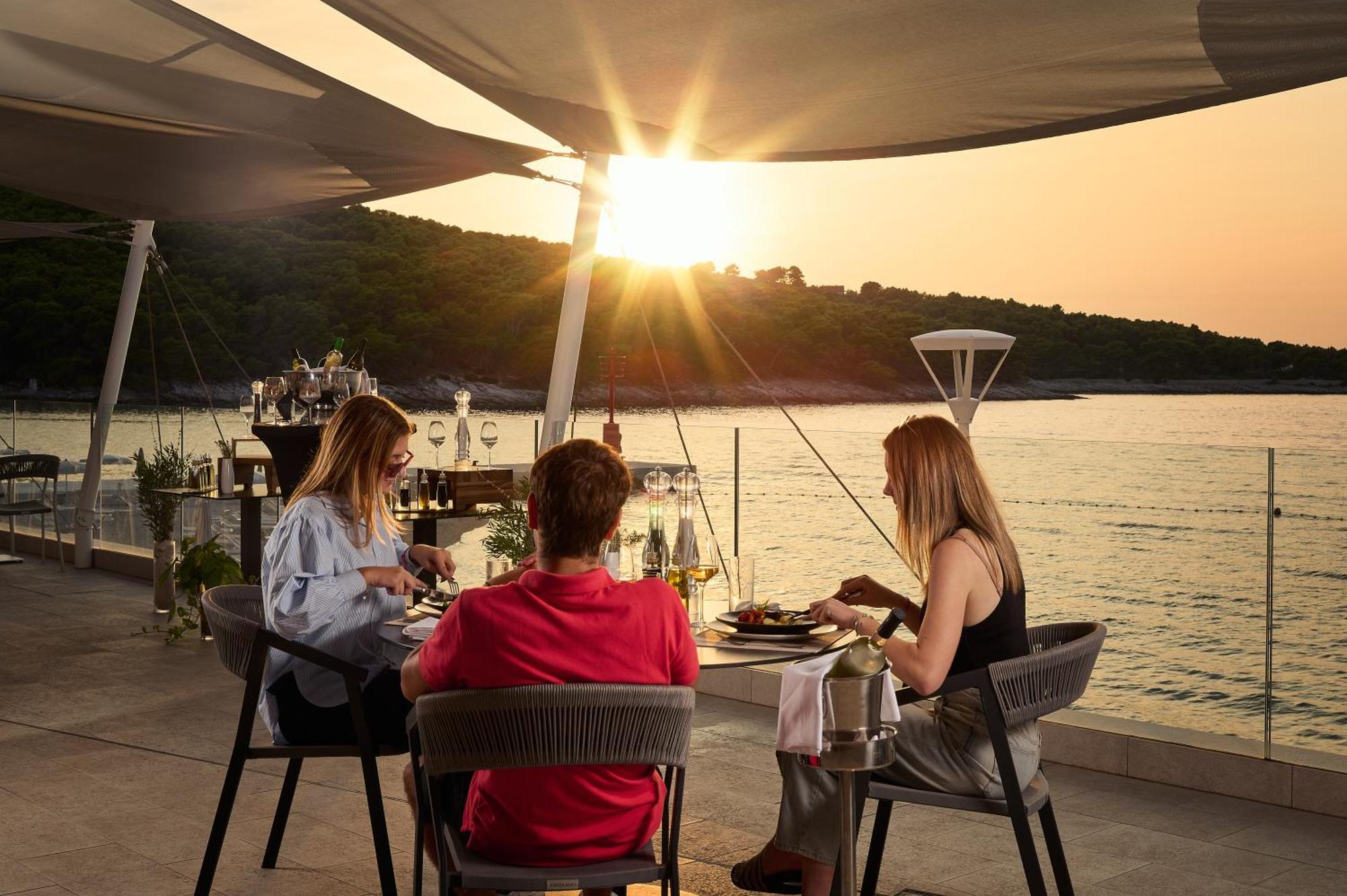 Hotell Grand View Postira