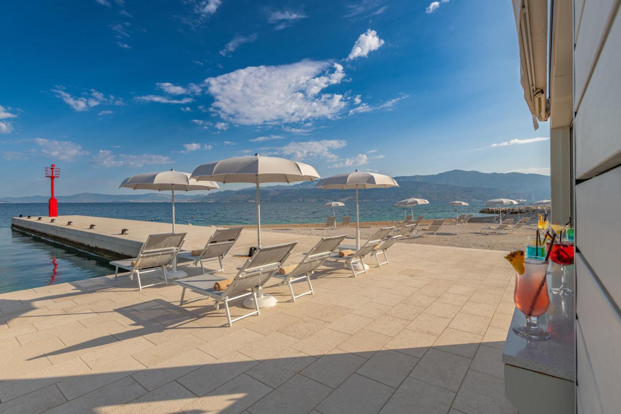 Grand View Hotell 4*