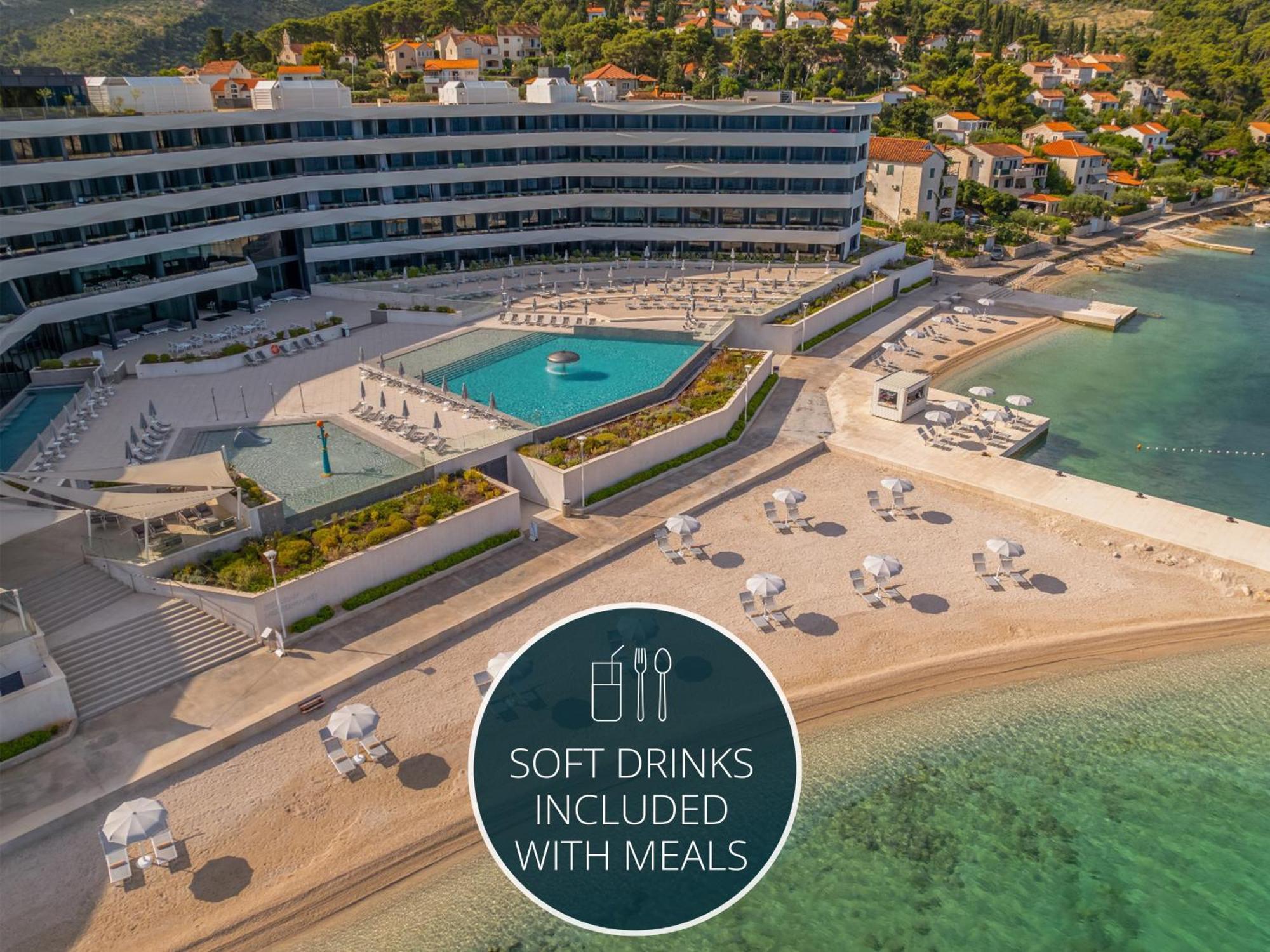 Grand View Hotell Postira