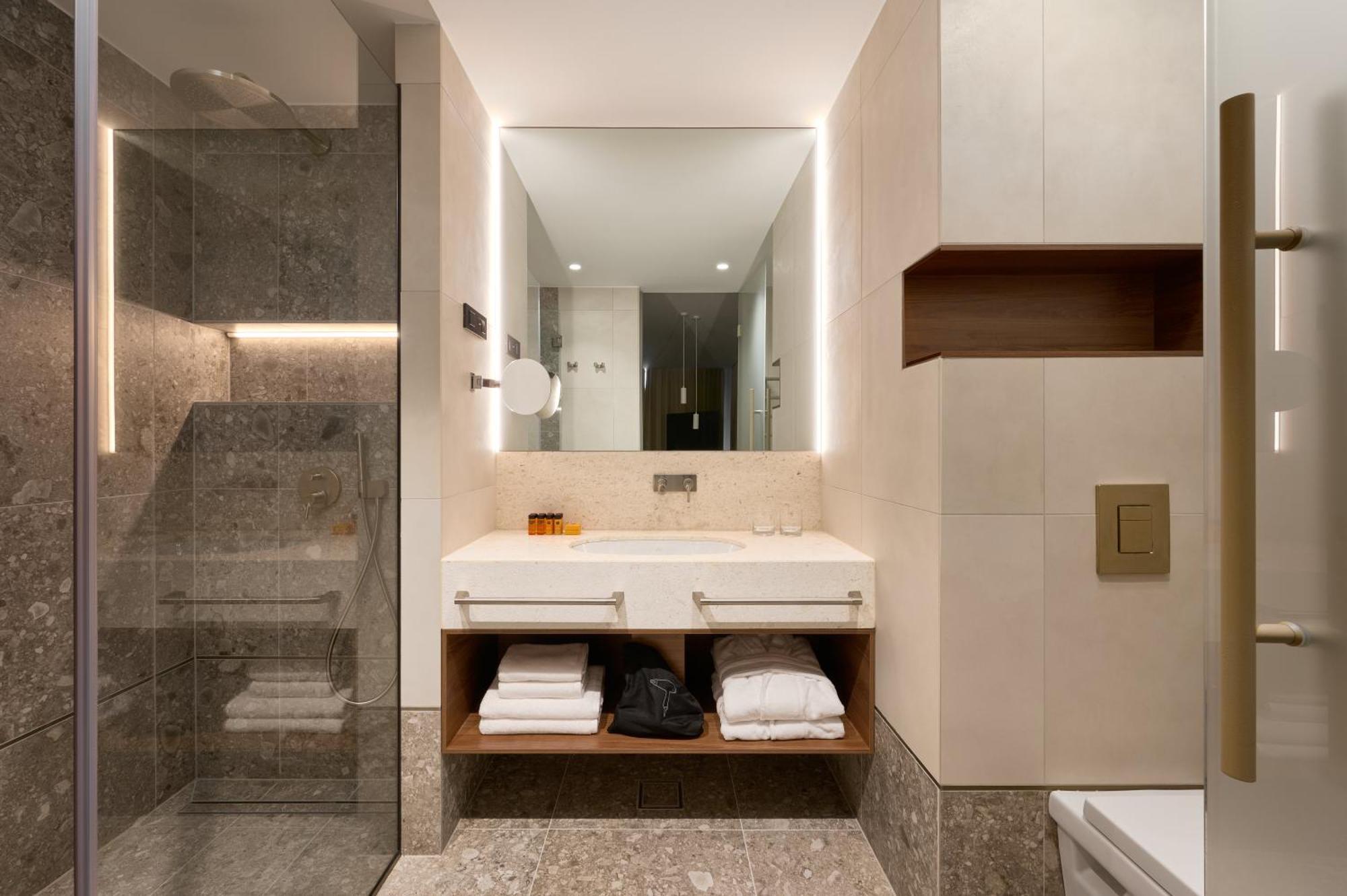 Grand View Hotel 4*