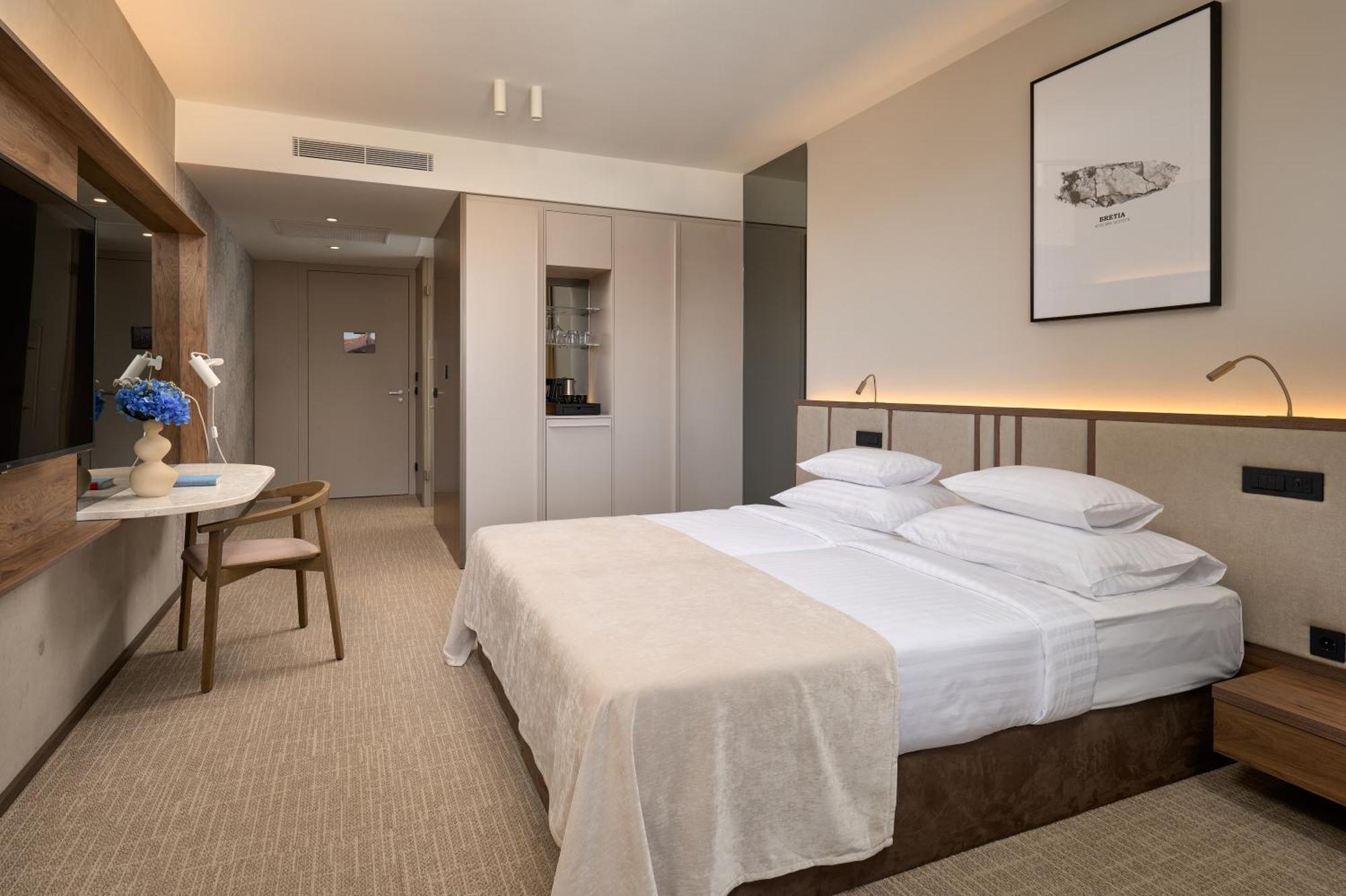 Grand View Hotel 4*