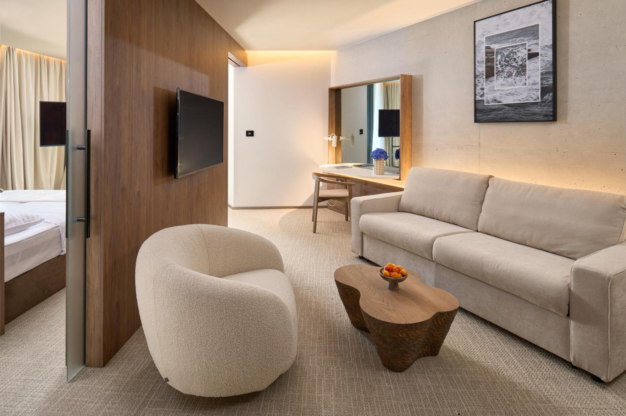 Grand View Hotel