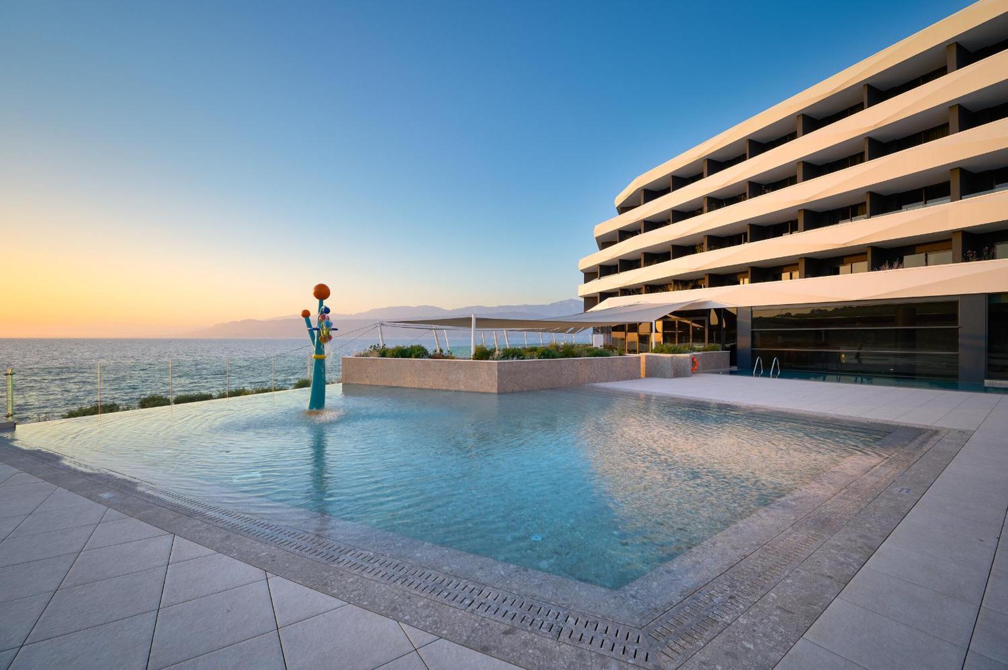 Grand View Hotel